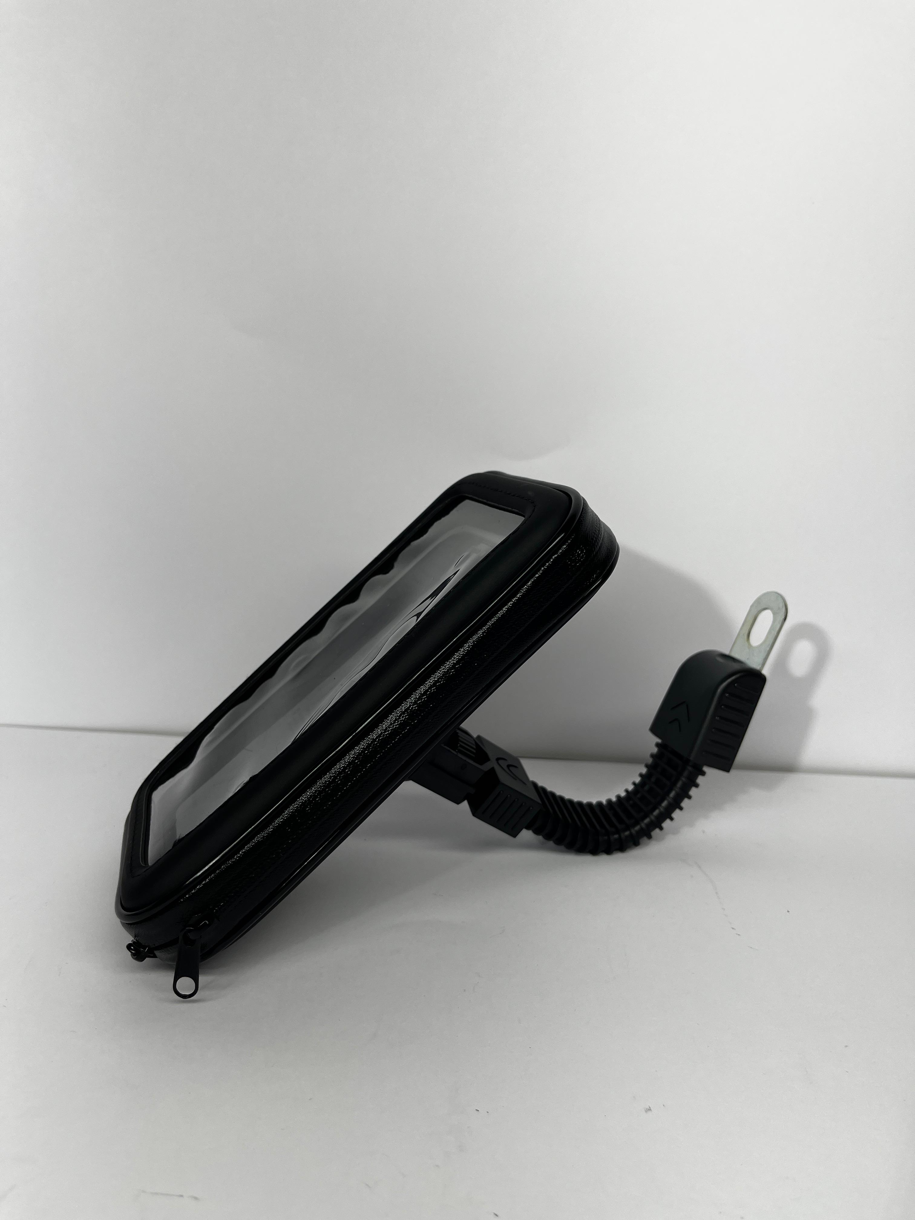 SOPORTE DE CELULAR PARA BICICLETA Y MOTO disponible en Yaxa Colombia